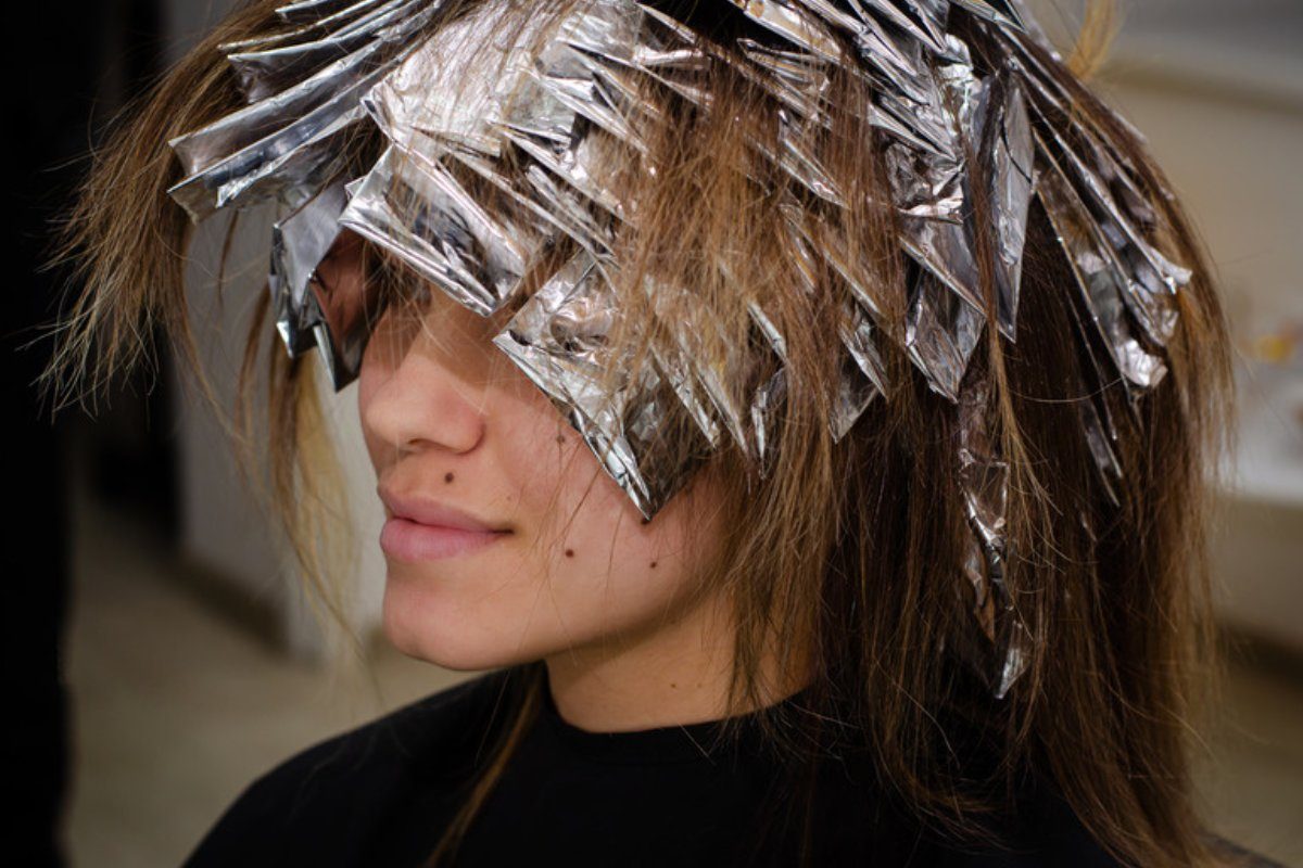 La decolorazione rovina i capelli? Scopriamolo